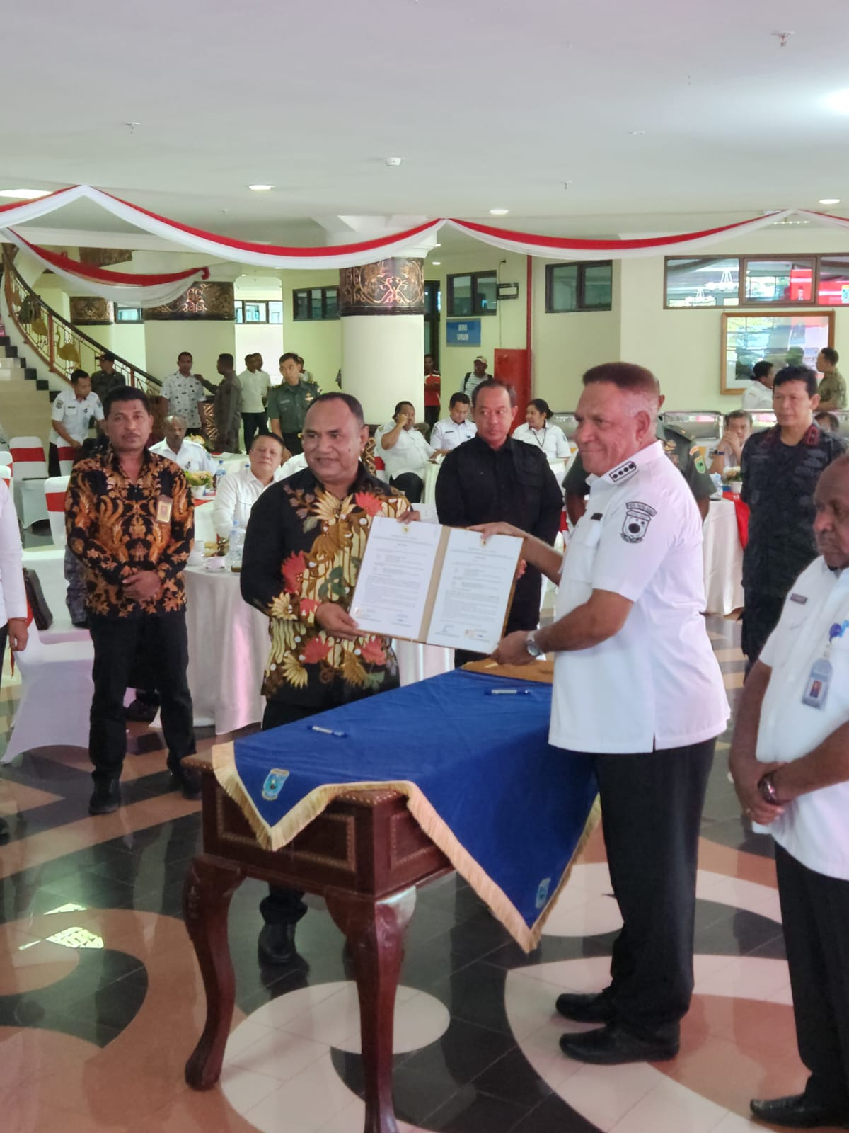 Bawaslu Papua Barat Terimah Hibah Non Tahapan, Pj. Gubernur Harap Pemilu Damai dan Berintegritas