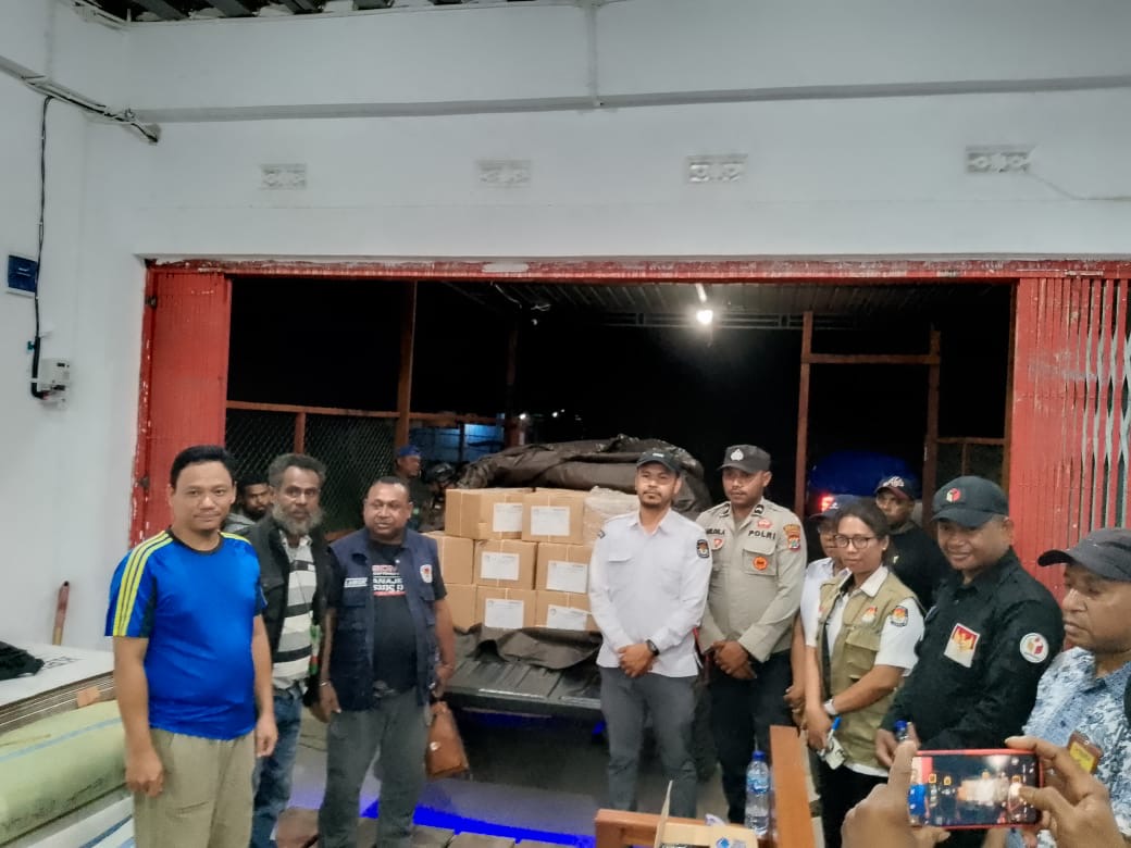 Bawaslu Papua Barat Awasi Secara Ketat Pendistribusian Logistik Pemilu di Kab. Teluk Bintuni