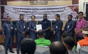 Hadiri Pleno Penetapan DCS Anggota DPRD Kab. Manokwari, Ketua Bawaslu Papua Barat Pastikan Tugas dan Fungssi Bawaslu Kab./Kota Berjalan Seperti Biasa