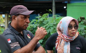 Anggota Bawaslu Papua Barat Nurlaila Muhammad Awasi Proses Pemungutan Suara di Kab. Teluk Bintuni