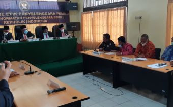 DKPP Periksa Anggota KPU Kab. Raja Ampat Di Kantor Bawaslu Provinsi Papua Barat