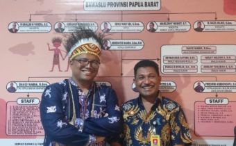 Gagasan Pengembangan Data dan Informasi Kepala Sekretariat Bawaslu Provinsi Papua Barat Mendapat Apresiasi Dari Pimpinan Bawaslu RI