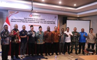 Rakor Bersama Stakeholder, Bawaslu Papua Barat Tandatangani MoU Pengawasan Partisipatif Pemilu 2024